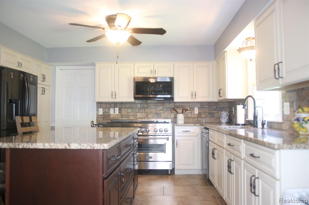 3483 Flint River Road Columbiaville, MI 48421 - Photo 10 of 40