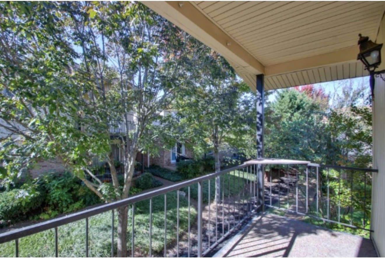 2116 Hobbs Road, Unit M5 Nashville, TN 37215 - Photo 14 of 18 a view of a balcony with wooden fence