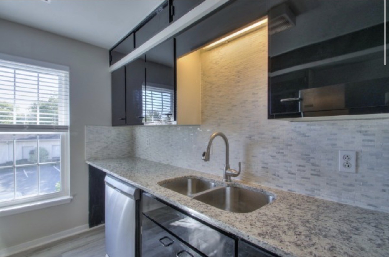 2116 Hobbs Road, Unit M5 Nashville, TN 37215 - Photo 8 of 18 a close view of sink and mirror