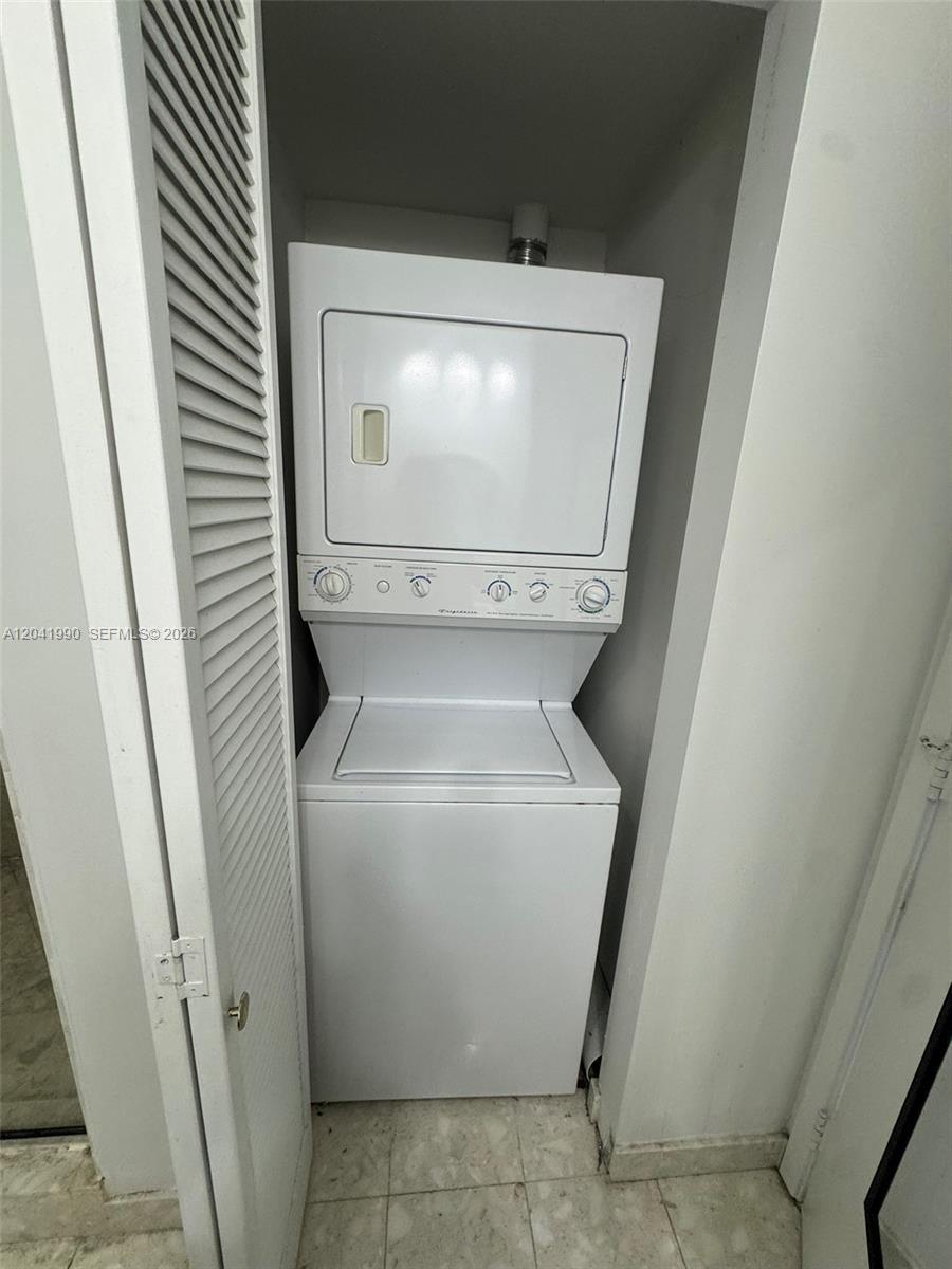 185 Southwest 7th Street, Unit 3200 Miami, FL 33130 - Photo 10 of 13
