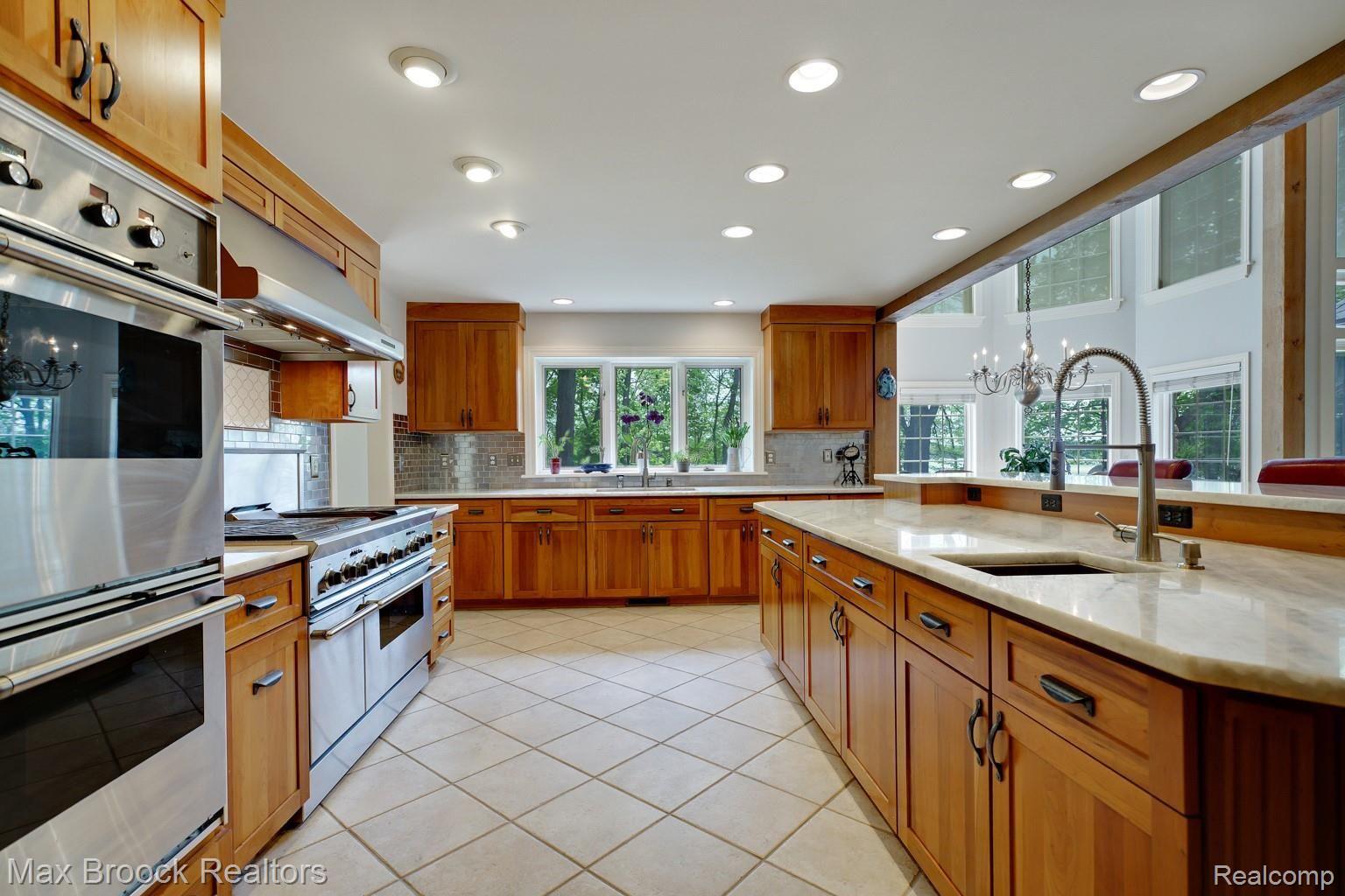 4601 Dow Ridge Road West Bloomfield, MI 48324 - Photo 9 of 44 dsc09855-dsc09857.jpg