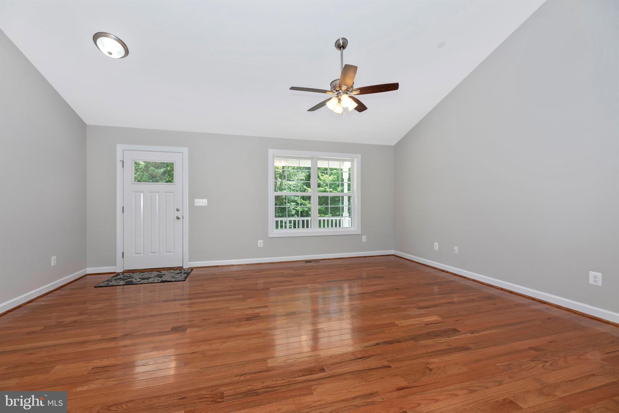 6302 Fulmer Road Frederick, MD 21703 - Photo 3 of 41 Living Room