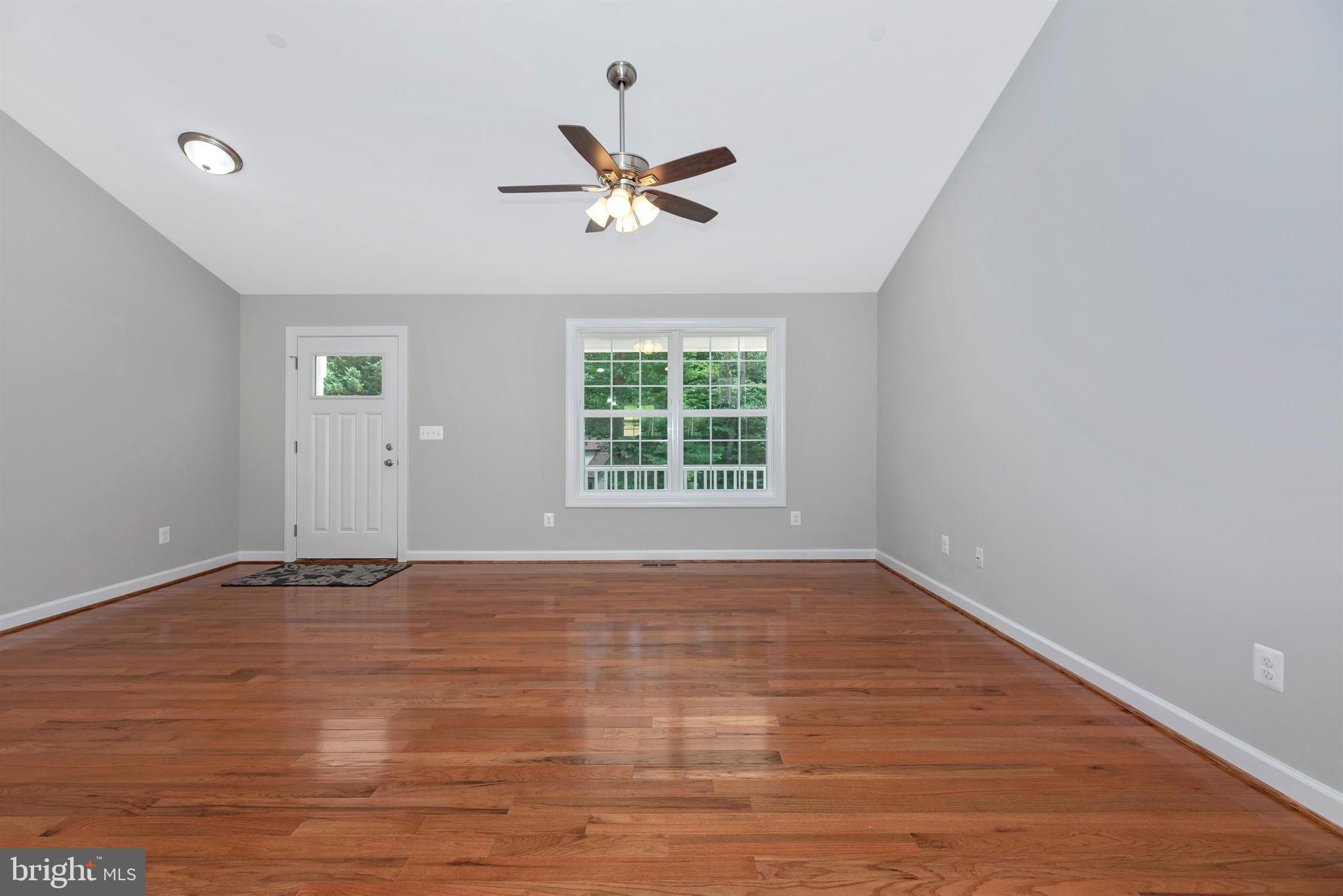 6302 Fulmer Road Frederick, MD 21703 - Photo 4 of 41 Living Room