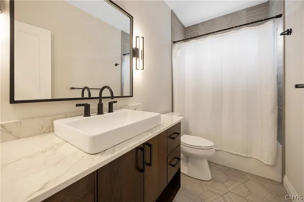 $947,000 | 4285 Cindy Lane, Onondaga, NY 13215