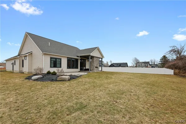 $947,000 | 4285 Cindy Lane, Onondaga, NY 13215