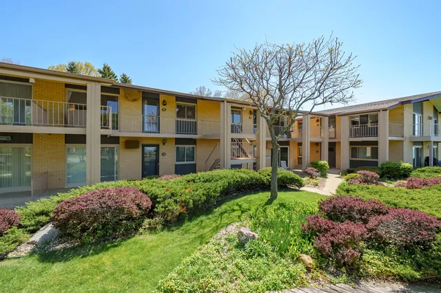 $358,000 | 4150 Ridge Road, Unit 22, Stevensville, MI 49127