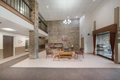 $245,000 | 1460 Fairlane Drive, Unit 312, Schaumburg, IL 60193