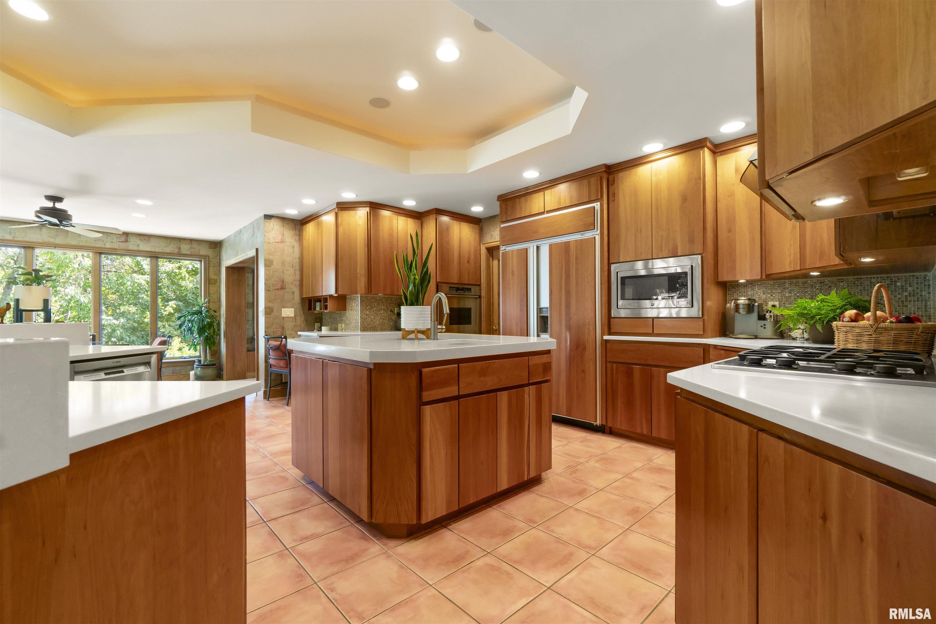200 West Ravinwoods Road Peoria, IL 61615 - Photo 24 of 70