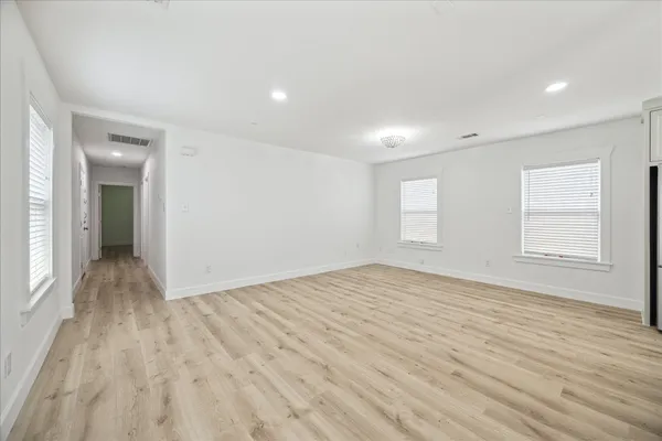 $3,000 | 1419 Laird Street, Houston, TX 77008