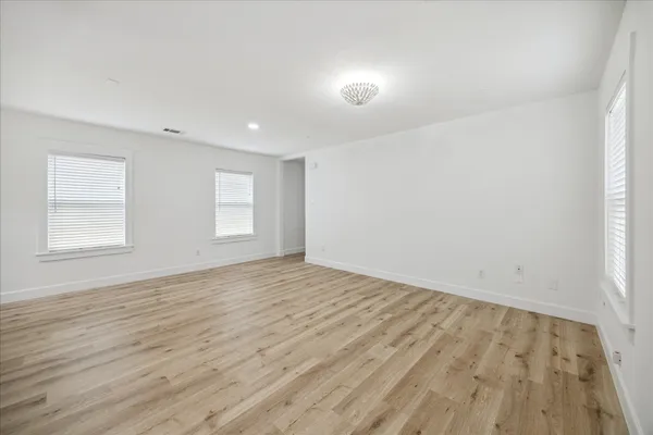 $3,000 | 1419 Laird Street, Houston, TX 77008