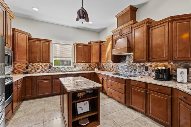 $1,095,000 | 210 166th Street Northeast, Bradenton, FL 34212