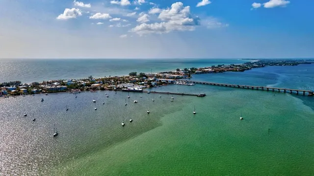 $1,095,000 | 210 166th Street Northeast, Bradenton, FL 34212