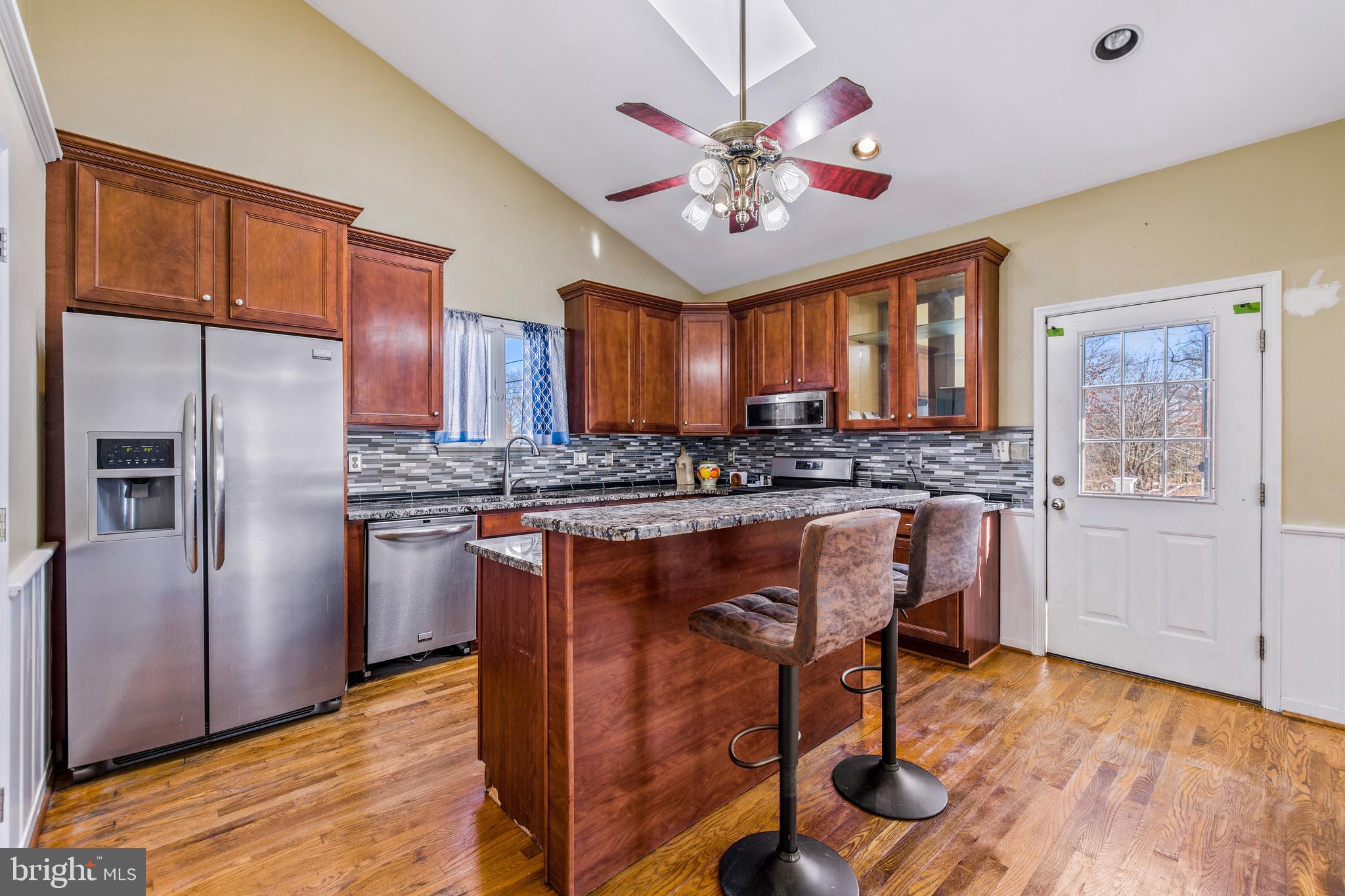4030 Klausmier Road Nottingham, MD 21236 - Photo 13 of 36 Stainless steel appliances