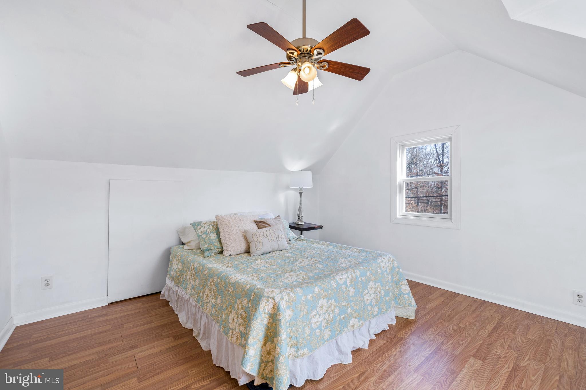 4030 Klausmier Road Nottingham, MD 21236 - Photo 24 of 36 Updtairs 3rd bedroom