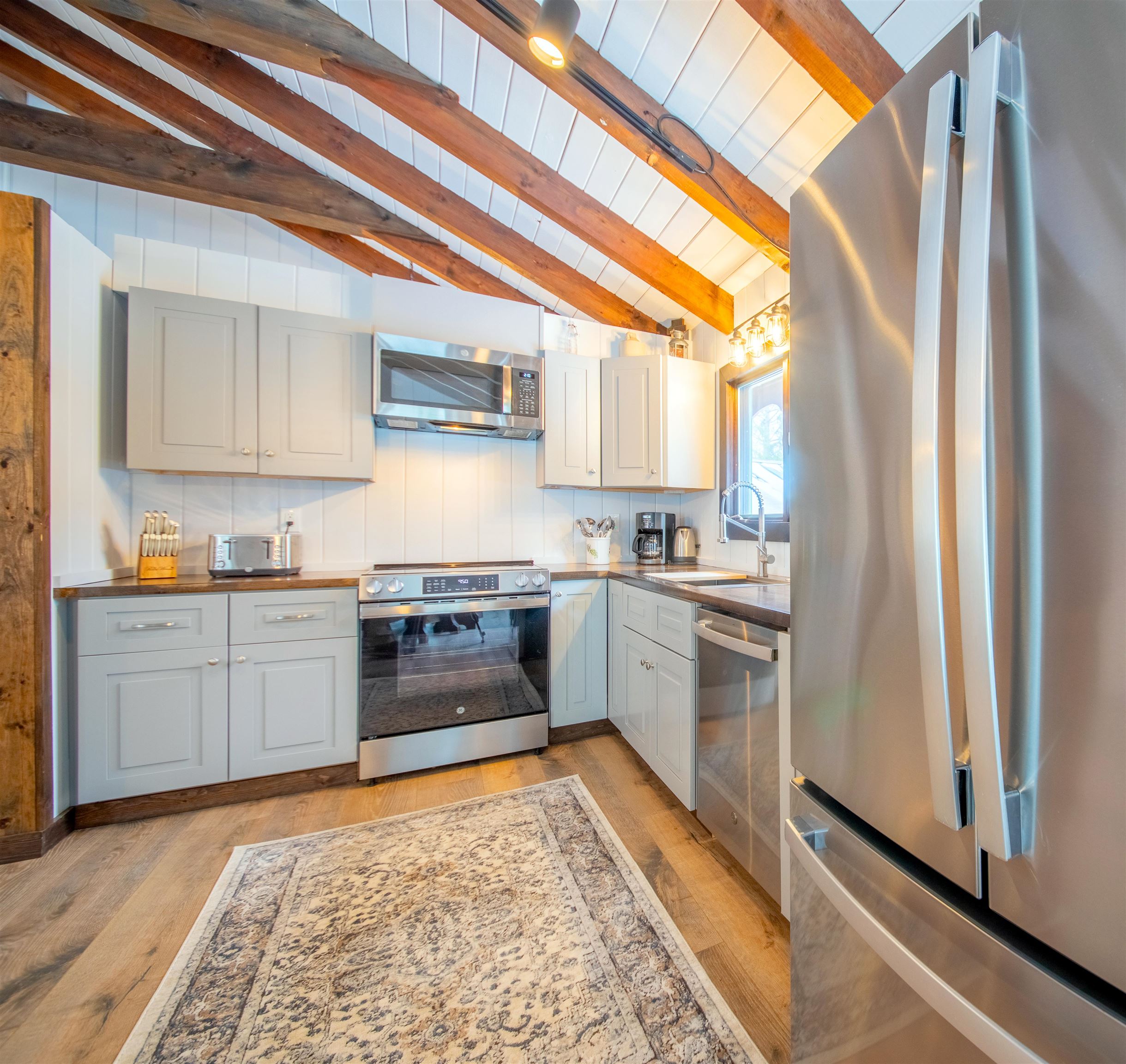 261 Handle Road West Dover, VT 05356 - Photo 7 of 36