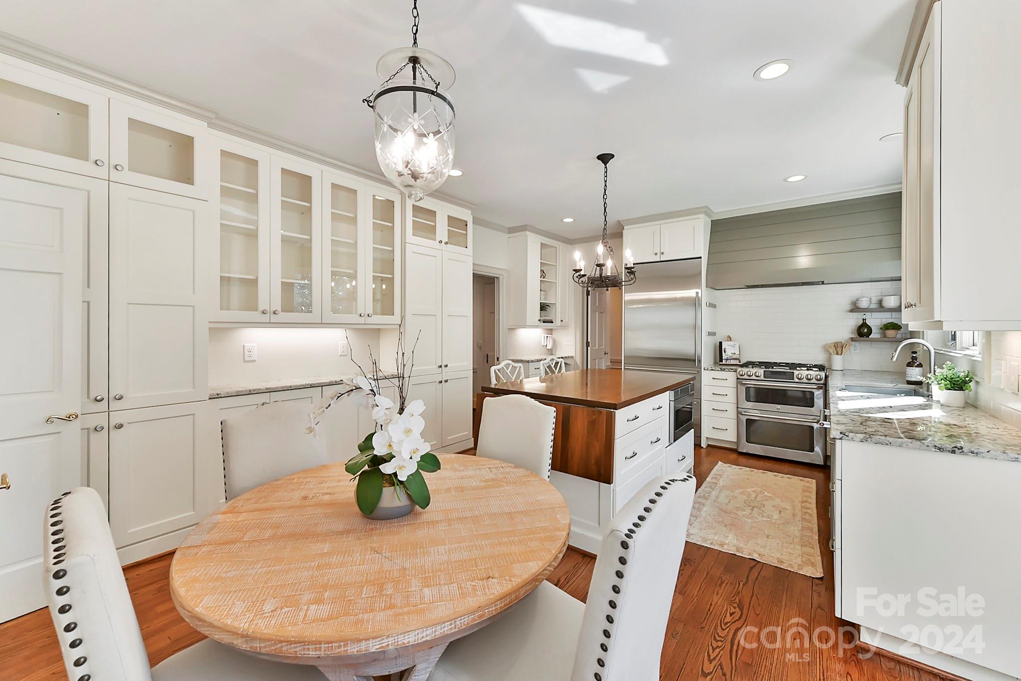245 Colville Road Charlotte, NC 28207 - Photo 8 of 48 Gallery Image 8