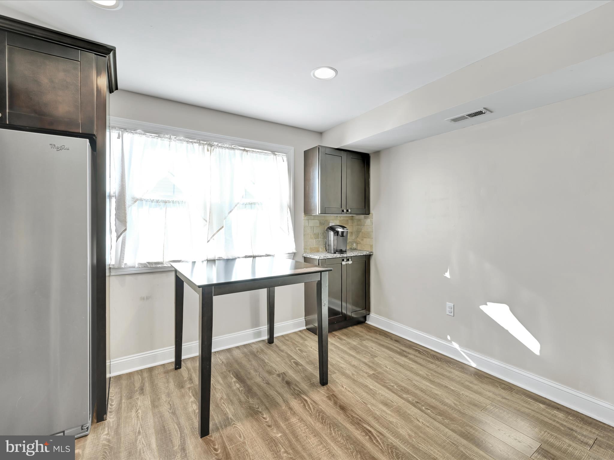 718 Hickory Road Secane, PA 19018 - Photo 15 of 41 Kitchen