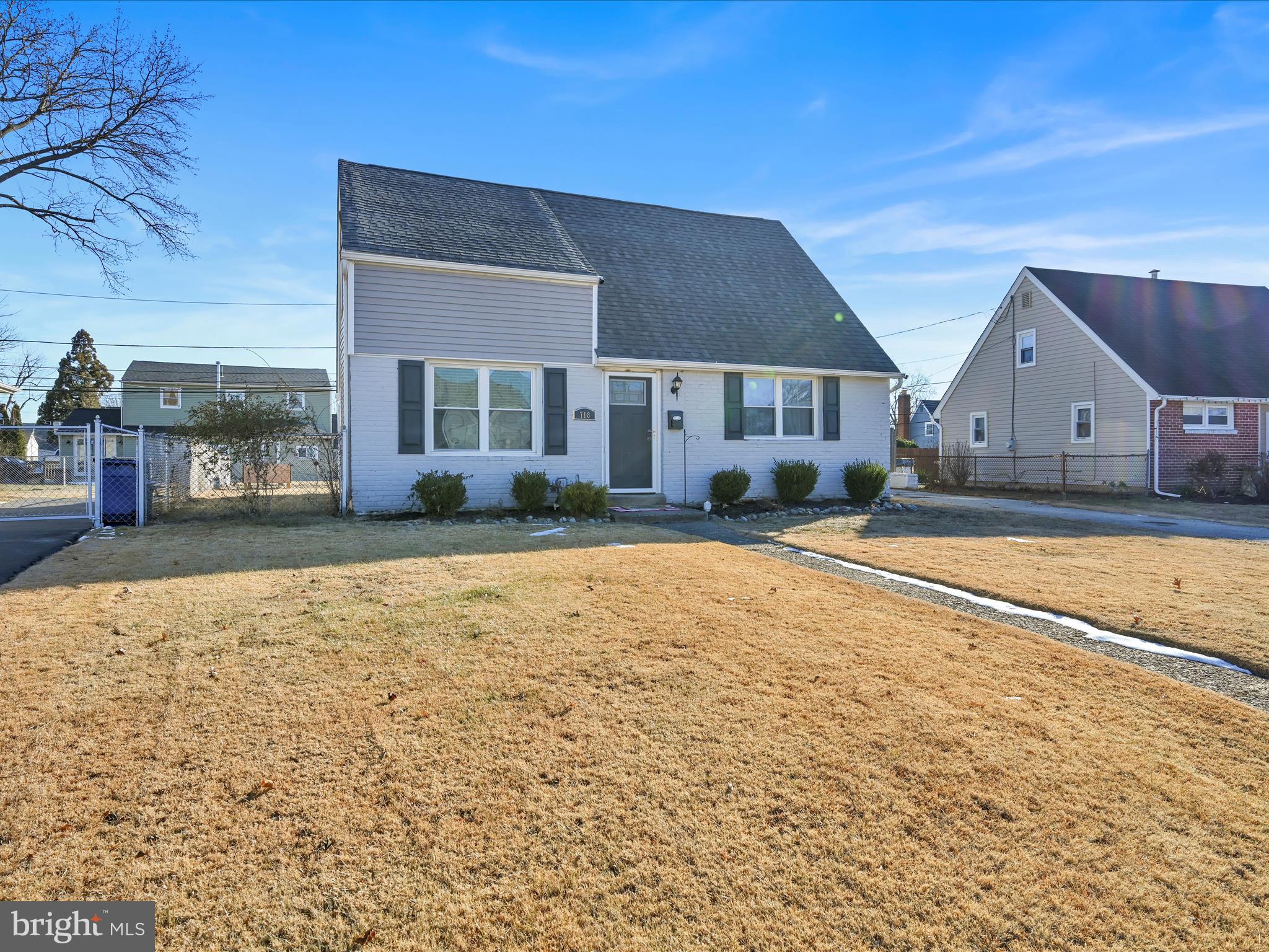 718 Hickory Road Secane, PA 19018 - Photo 3 of 41 Front