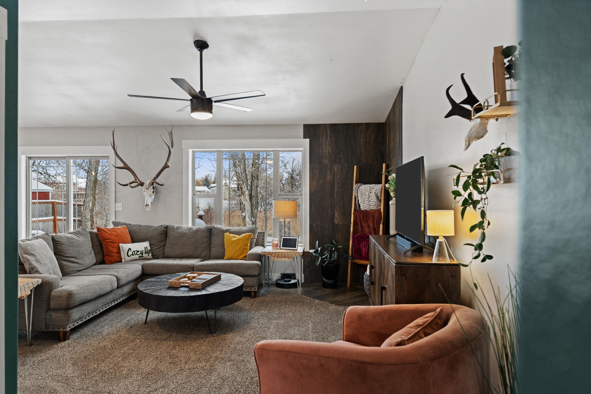 612 Heather Lane Ranchester, WY 82839 - Photo 14 of 45 Living Room