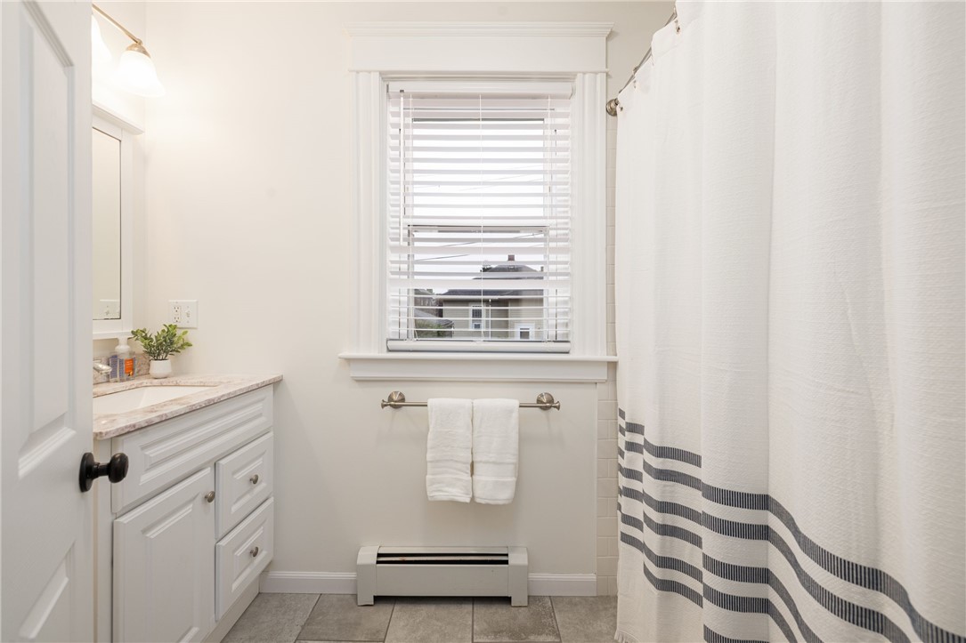 19 County Street Newport, RI 02840 - Photo 15 of 39
