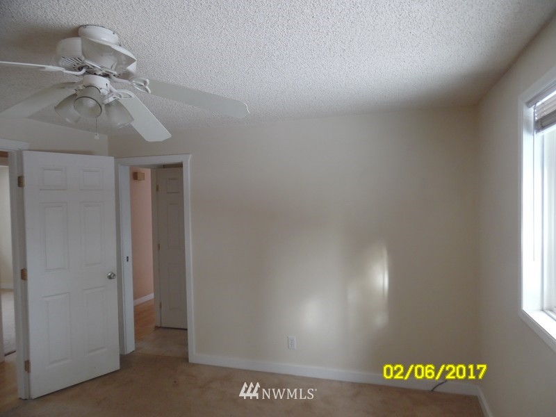 15657 129th Court Southeast Renton, WA 98058 - Photo 12 of 13 Gallery Image 12