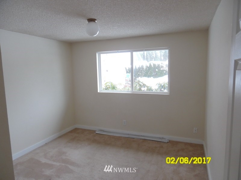 15657 129th Court Southeast Renton, WA 98058 - Photo 9 of 13 Gallery Image 9
