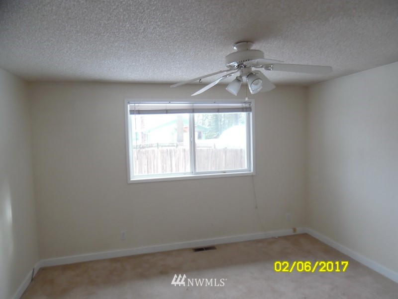15657 129th Court Southeast Renton, WA 98058 - Photo 10 of 13 Gallery Image 10