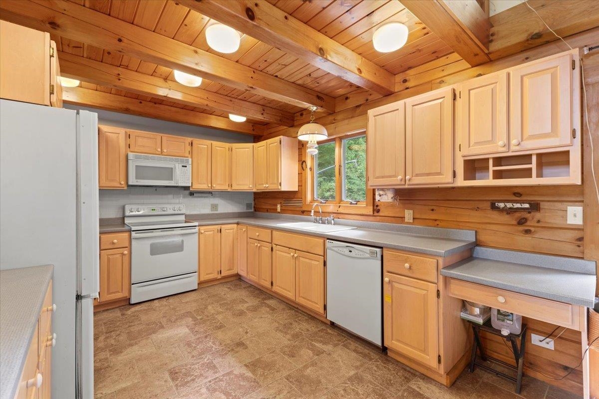 5451 River Road Arlington, VT 05250 - Photo 19 of 45