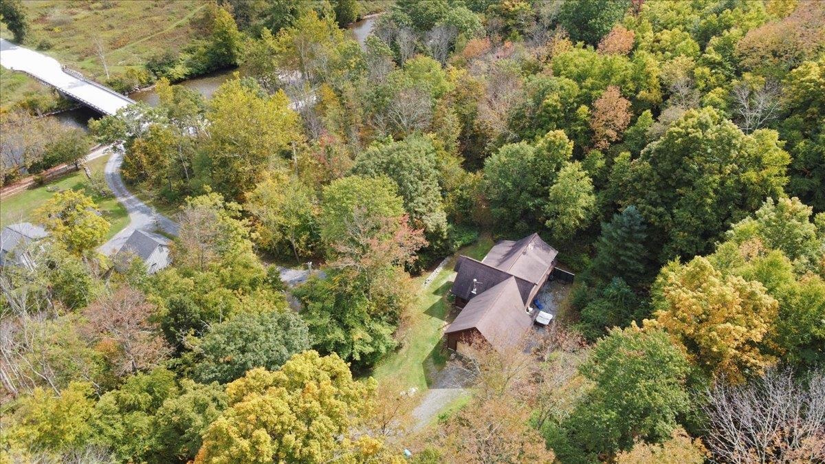 5451 River Road Arlington, VT 05250 - Photo 2 of 45