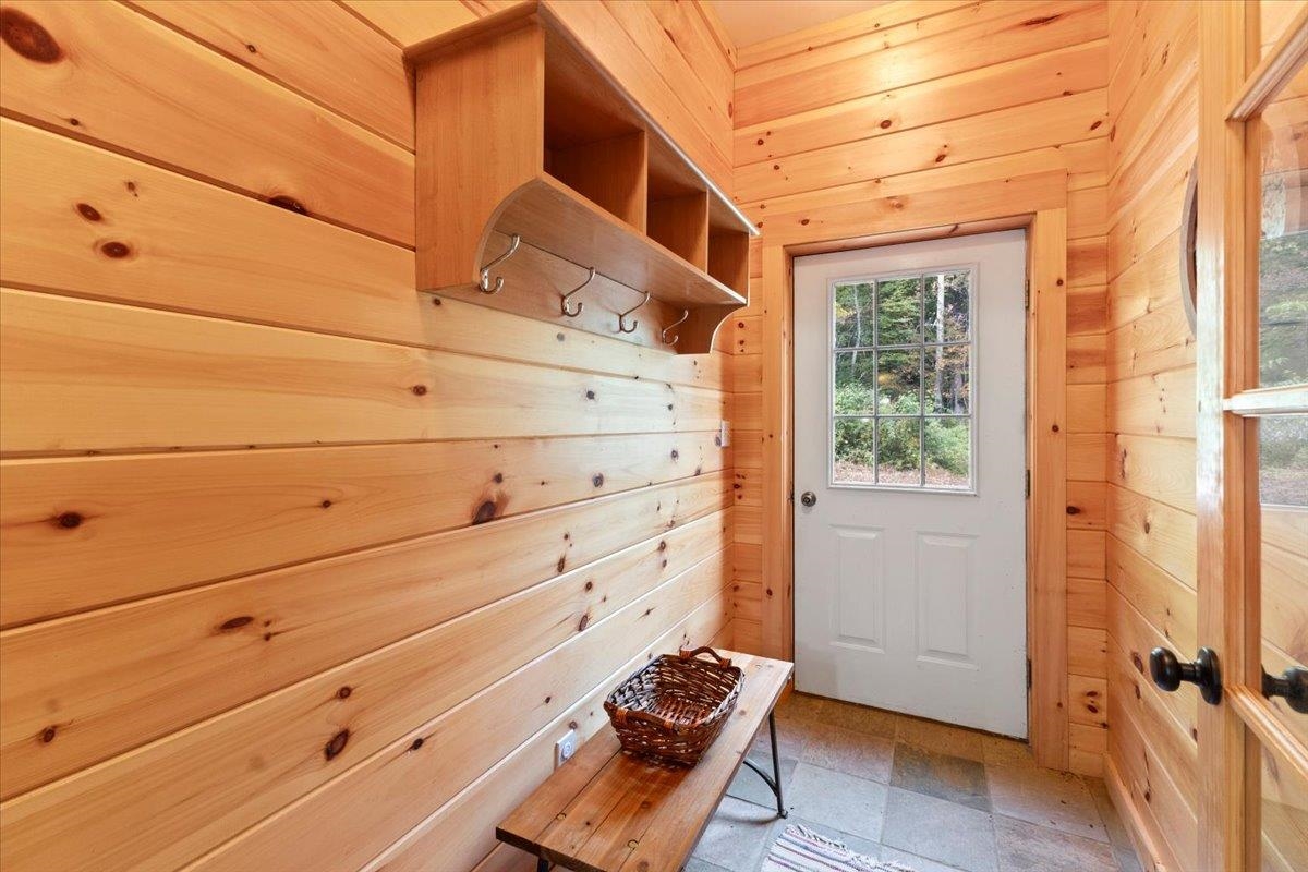 5451 River Road Arlington, VT 05250 - Photo 8 of 45