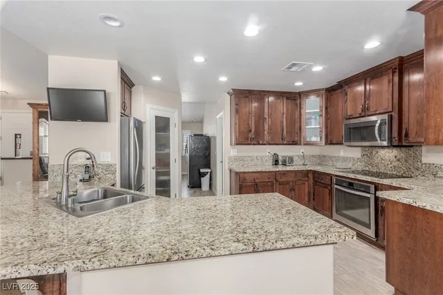 $1,490,999 | 5520 North Leslie Street, Pahrump, NV 89060