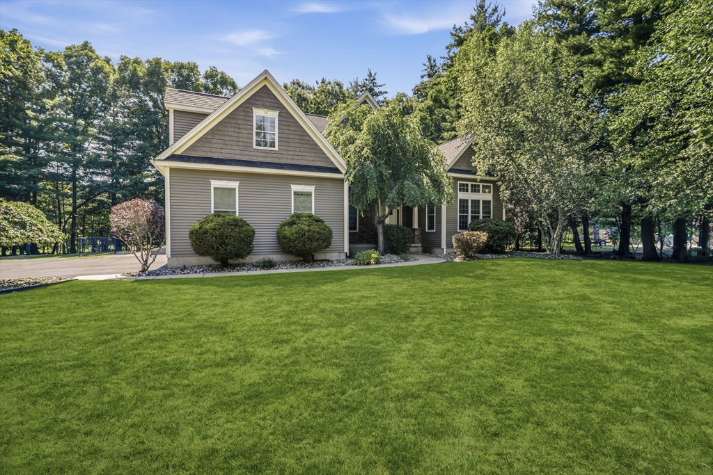 17 Bissonnette Circle Southampton, MA 01073 - Photo 3 of 42