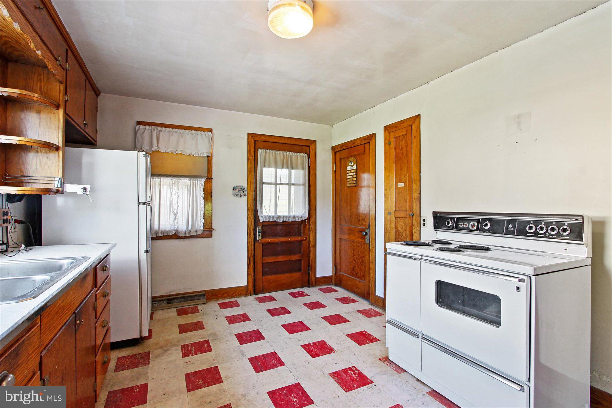 558 Old Hanover Road Spring Grove, PA 17362 - Photo 11 of 28