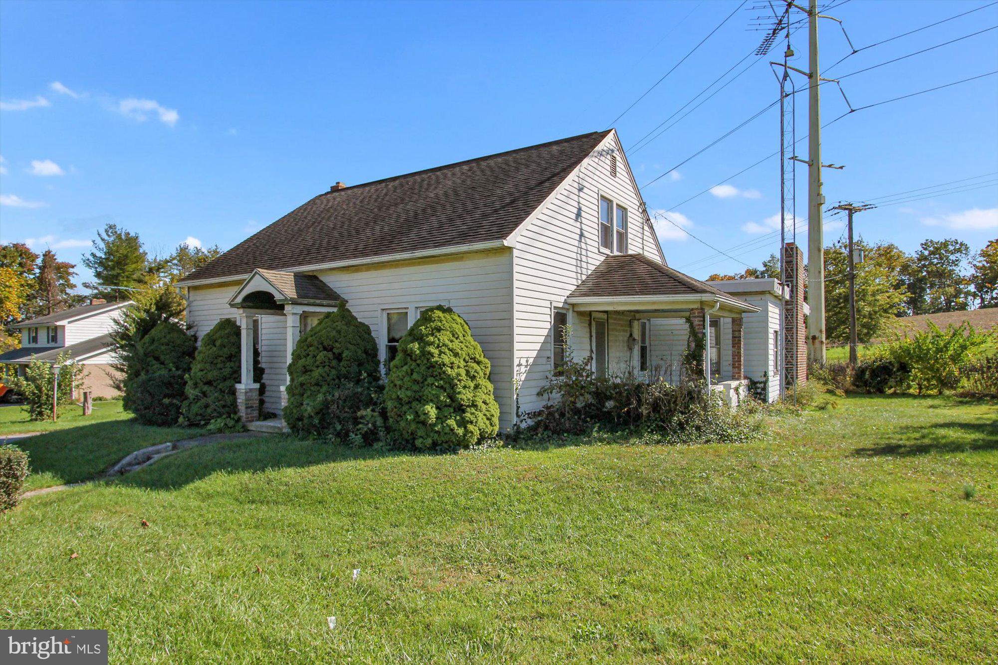 558 Old Hanover Road Spring Grove, PA 17362 - Photo 3 of 28