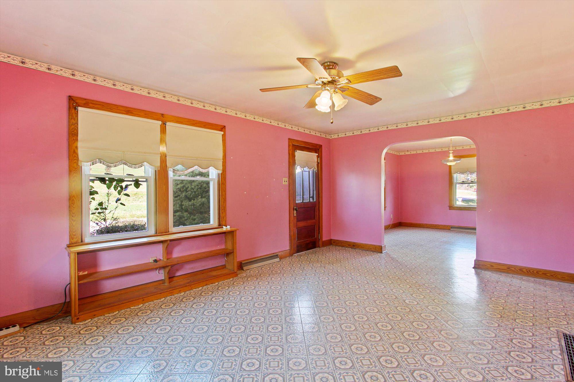 558 Old Hanover Road Spring Grove, PA 17362 - Photo 4 of 28