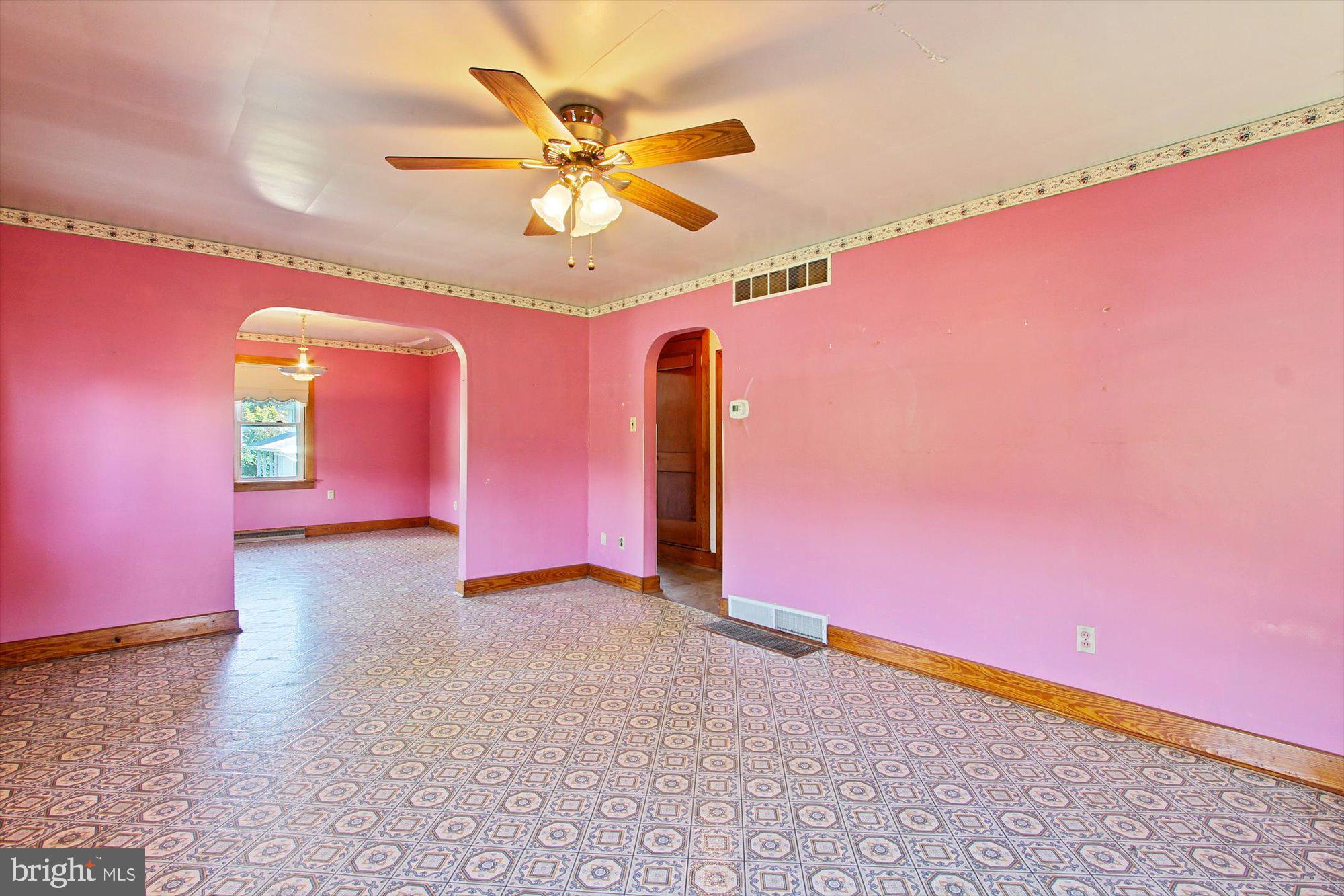 558 Old Hanover Road Spring Grove, PA 17362 - Photo 6 of 28