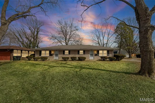 $167,000 | 1242 Express Drive, Unit 1242/1244, Belleville, IL 62223