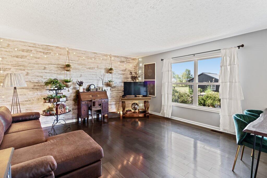 15525 Hagenderfer Road Plain City, OH 43064 - Photo 16 of 49 15525 Hagenderfer Road-19.jpg-SMALL