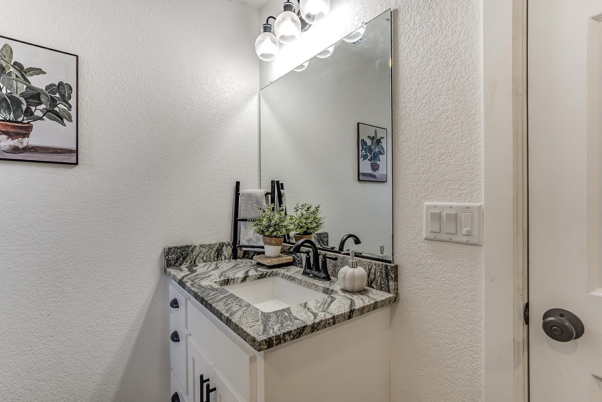 4721 North Old Stage Road Mount Shasta, CA 96067 - Photo 11 of 21 Gallery Image 11