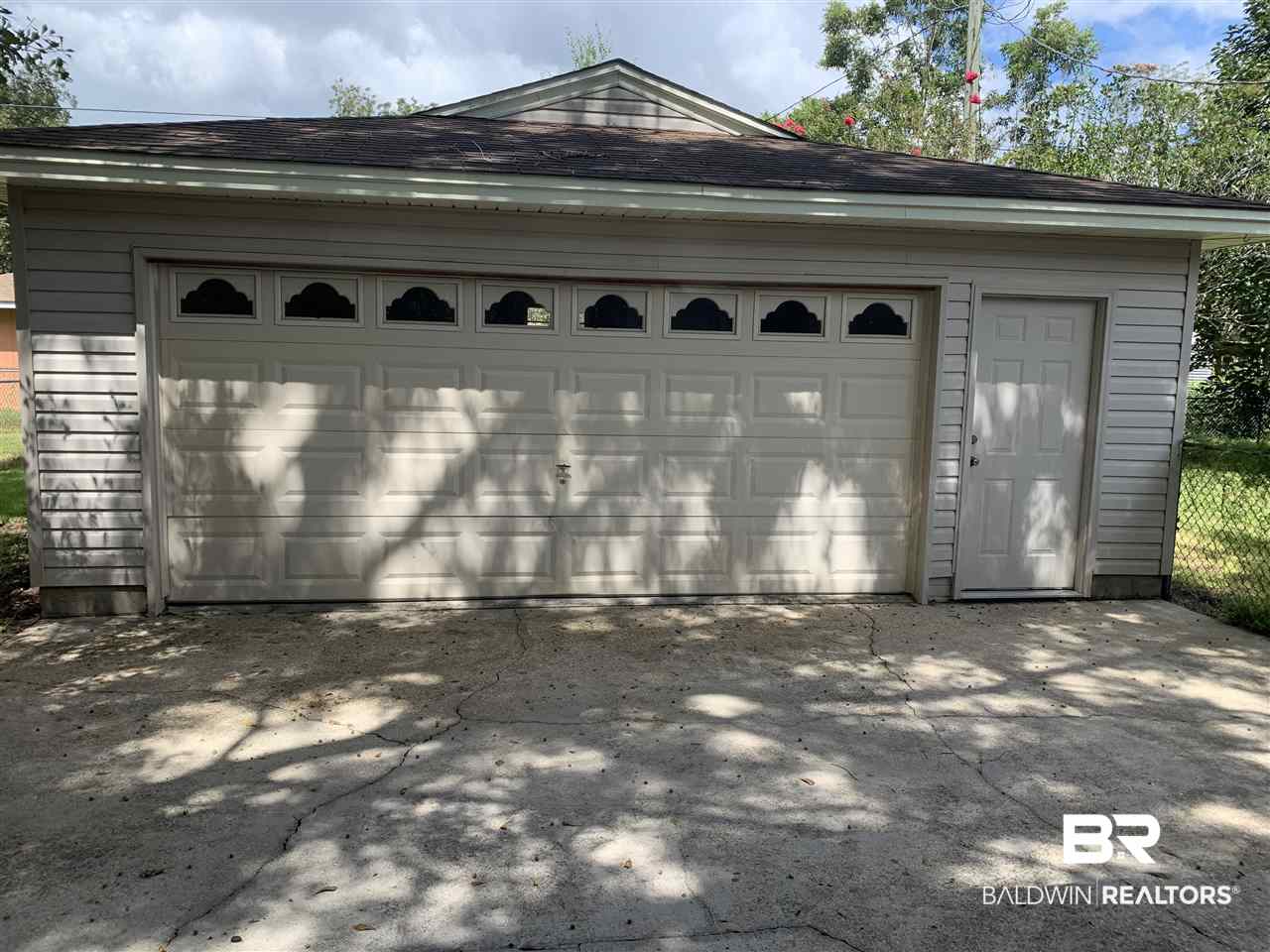 613 East Walker Avenue Foley, AL 36535 - Photo 2 of 3
