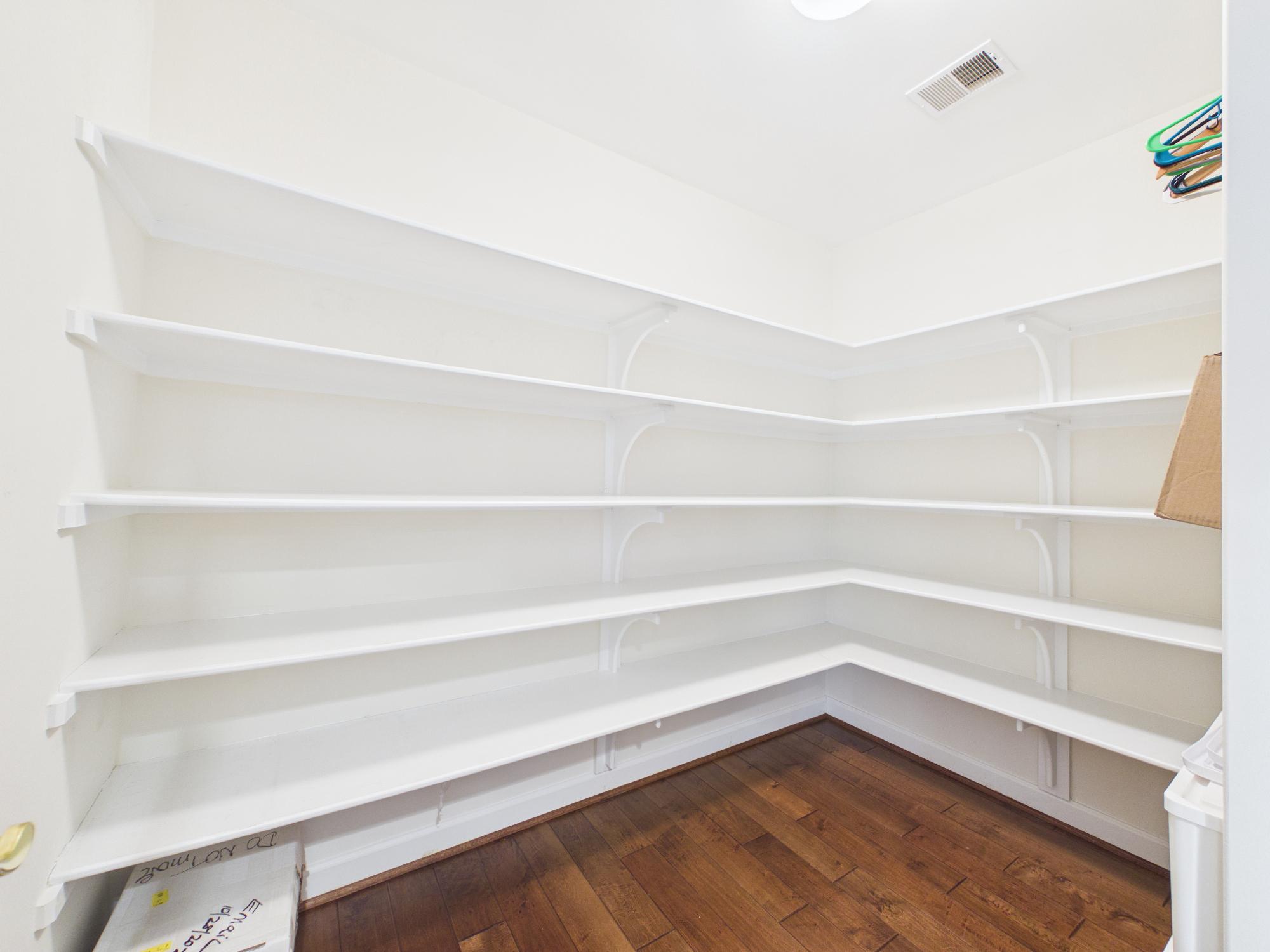 7972 Pinnacle Ridge Drive Manassas, VA 20112 - Photo 17 of 50 Oversized pantry awaits you