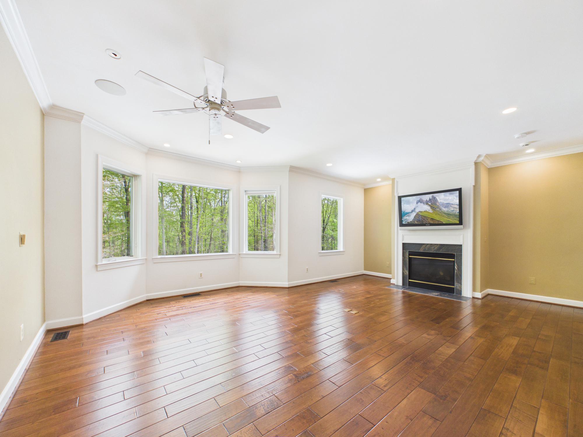 7972 Pinnacle Ridge Drive Manassas, VA 20112 - Photo 21 of 50 Bright and airy living space awaits.