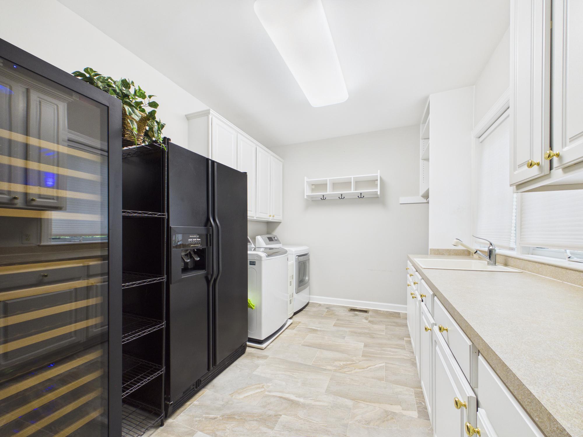 7972 Pinnacle Ridge Drive Manassas, VA 20112 - Photo 27 of 50 Laundry - Main Level