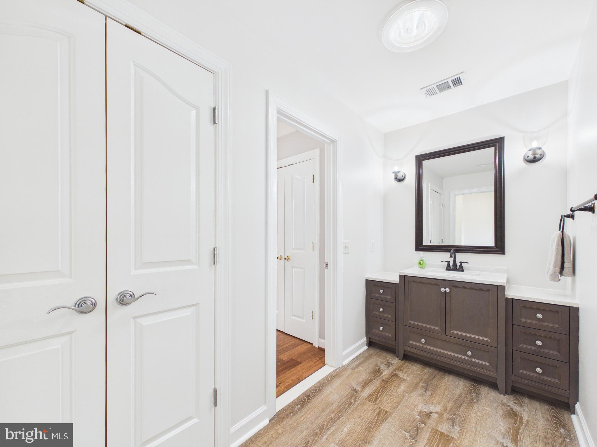 7972 Pinnacle Ridge Drive Manassas, VA 20112 - Photo 42 of 50 Modern elegance in a bright bathroom.