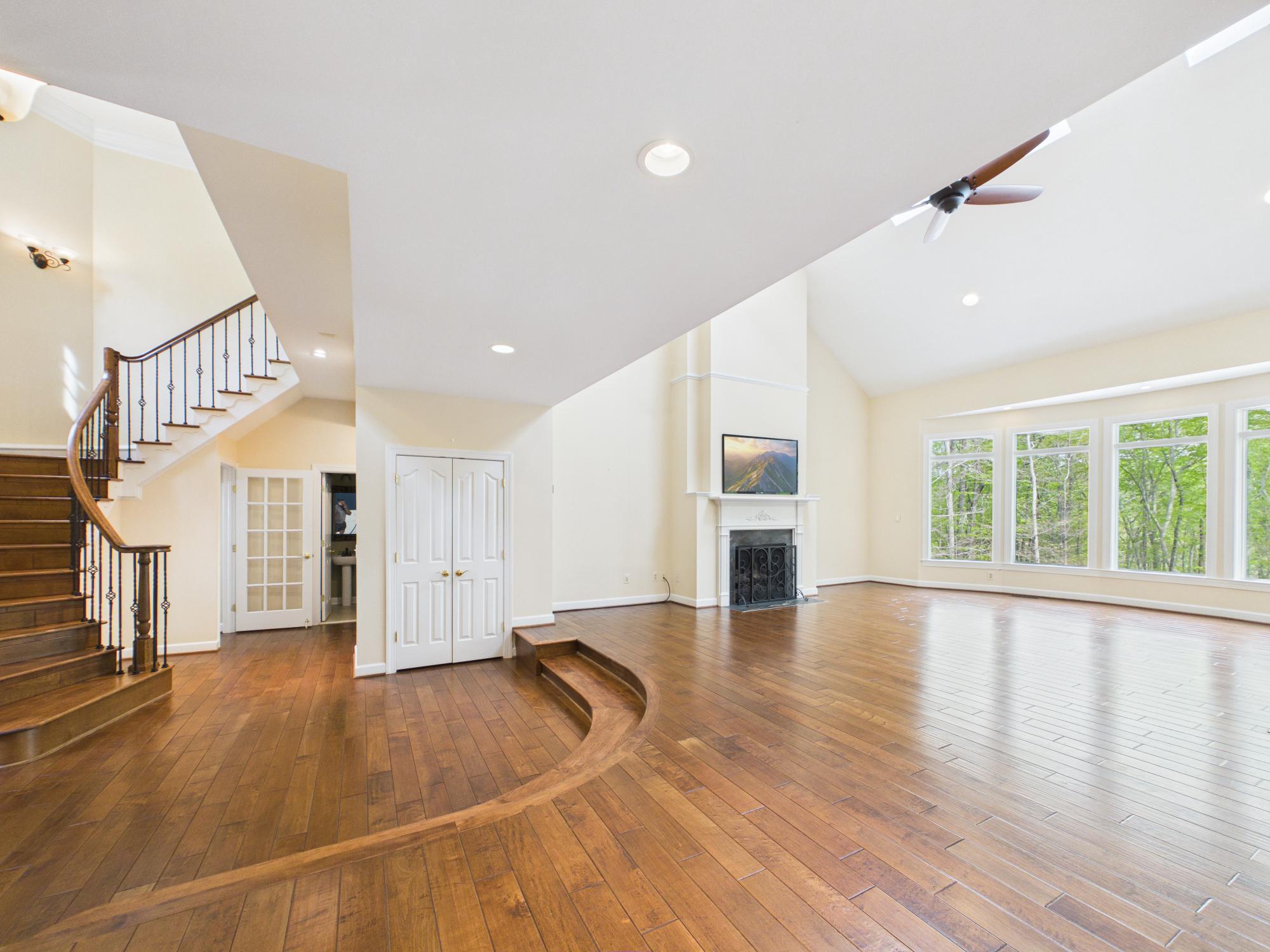 7972 Pinnacle Ridge Drive Manassas, VA 20112 - Photo 6 of 50 Spacious elegance with natural light.