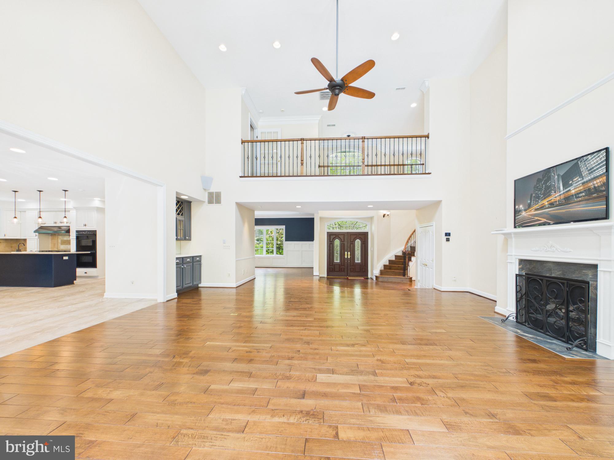 7972 Pinnacle Ridge Drive Manassas, VA 20112 - Photo 10 of 50 Spacious elegance with natural light.