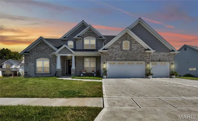 $839,900 | 1016 Bellevaux Place, St. Charles, MO 63301