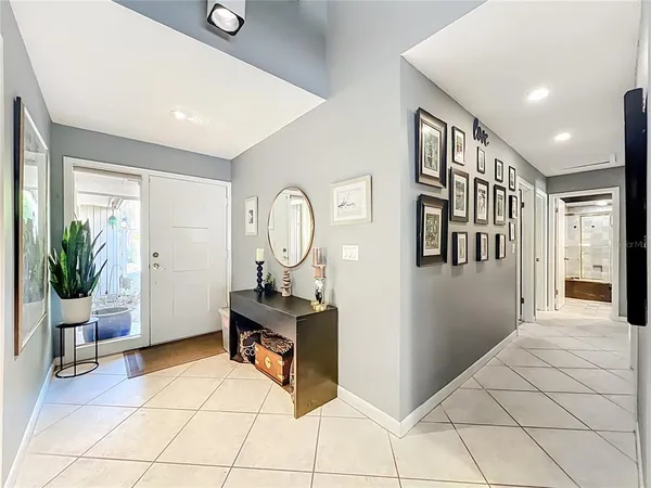 a view of livingroom with furniture