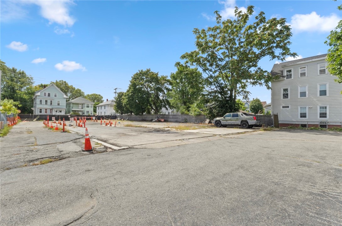 264 Weeden Street Pawtucket, RI 02860 - Photo 2 of 7