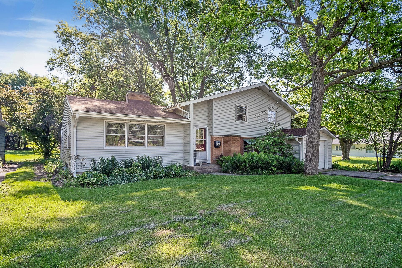 526 Russell Road DeKalb, IL 60115 - Photo 1 of 20 Gallery Image 1